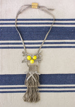 Load image into Gallery viewer, Palmar Metallic Linen Necklace